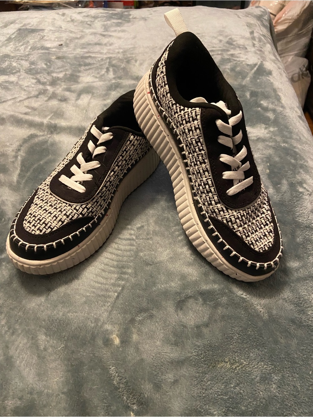 Dream Pairs Black and White Woven Platform Athletic Sneakers